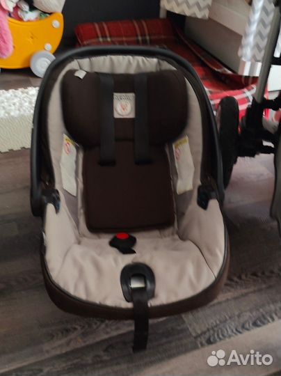 Коляска 3 в 1 с автолюлькой
