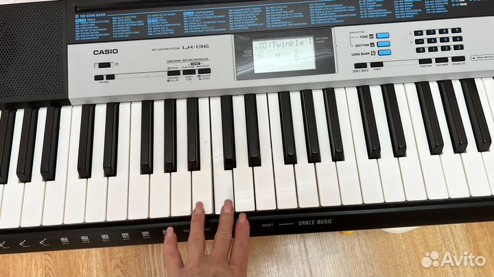 Синтезатор С подсветкой клавиш