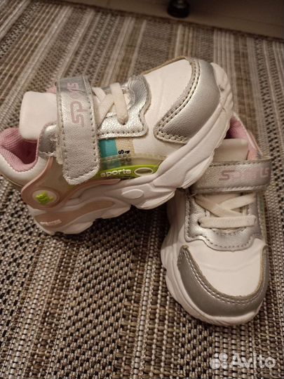 Кроссовки детские