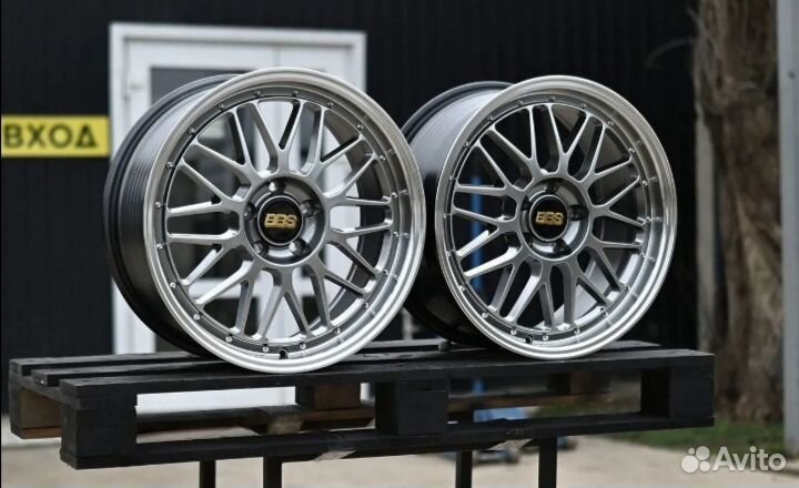 Новые диски R18 5/114.3 D73.1 J8 ET35 разношир