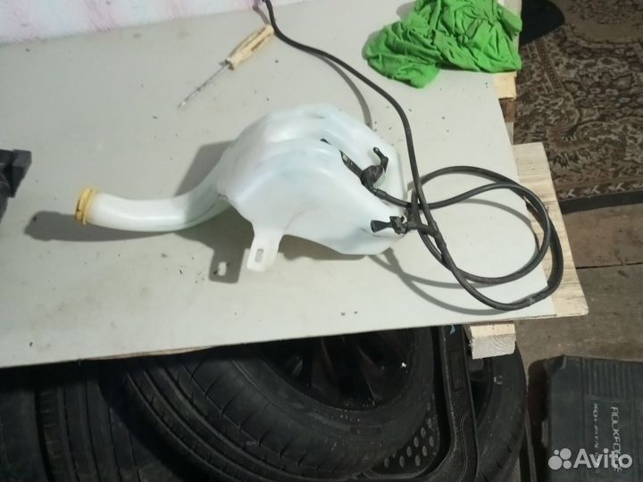 Бачок омывателя Опель Мерива а