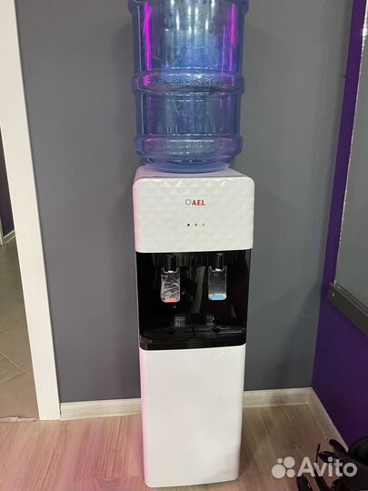 Кулер для воды напольный