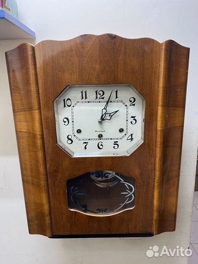 Настенные часы Янтарь