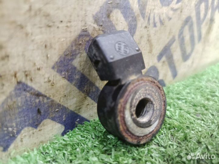 Датчик детонации Nissan Almera Classic седан 1.6