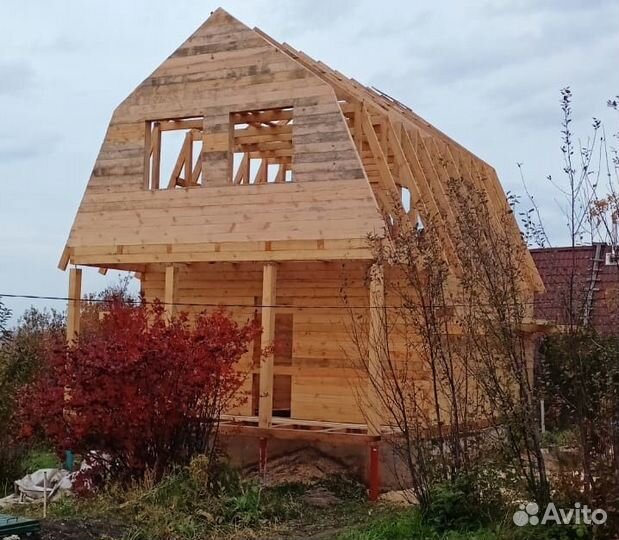 Дом из бруса 6х8м с крыльцом, под усадку