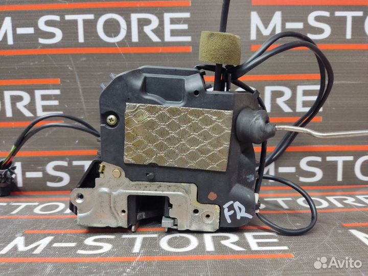 Замок двери передний правый Mercedes-Benz