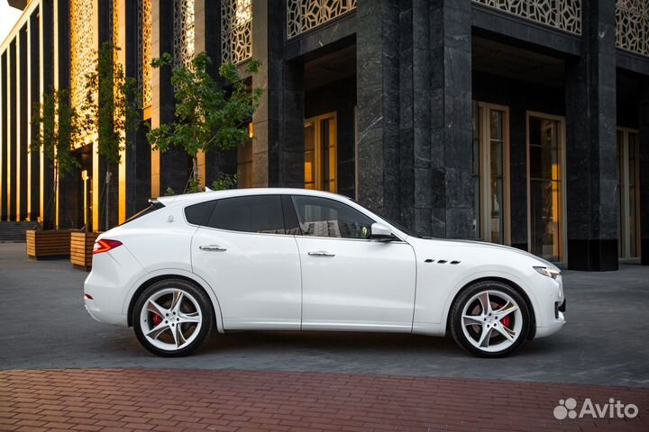 Maserati Levante 3.1 AT, 2017, 29 000 км