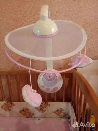 Музыкальный мобиль на кроватку