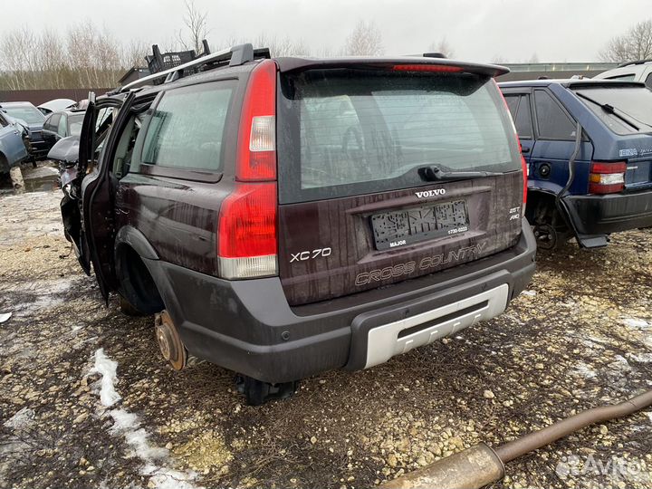 В разборе Вольво хс 70