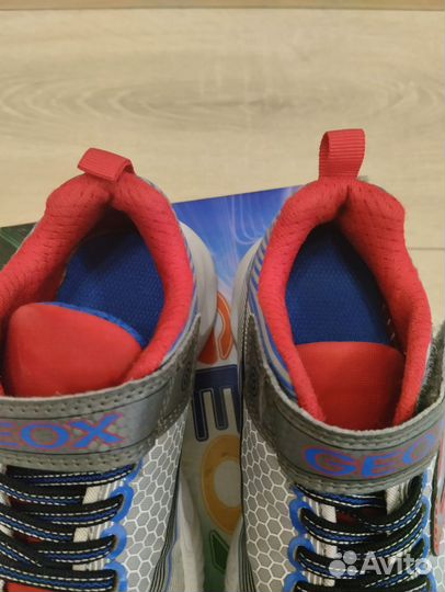 Кроссовки Geox 28
