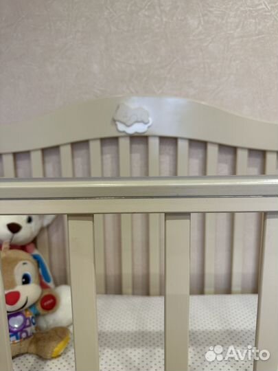 Детская кроватка Красная звезда с маятником