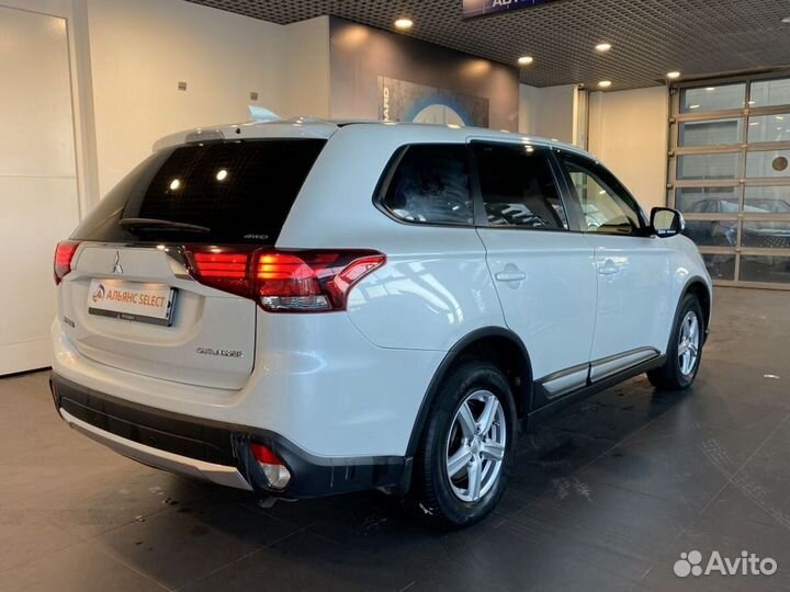 Mitsubishi Outlander 2.0 CVT, 2017, 128 789 км