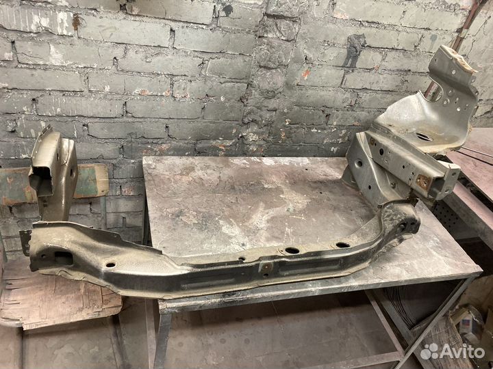 Передняя балка mazda demio