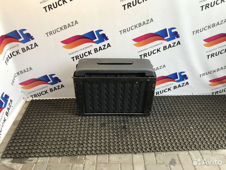 Вещевой ящик нижний Mercedes-Benz Actros