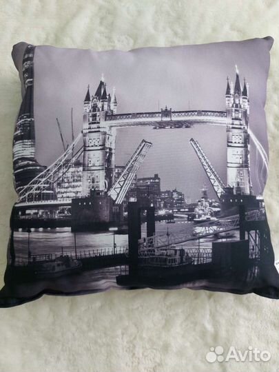 Новая подушка декоративная Лондон