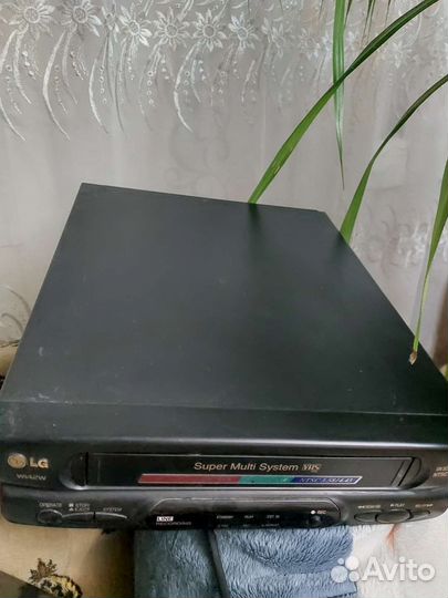 Видеомагнитофон