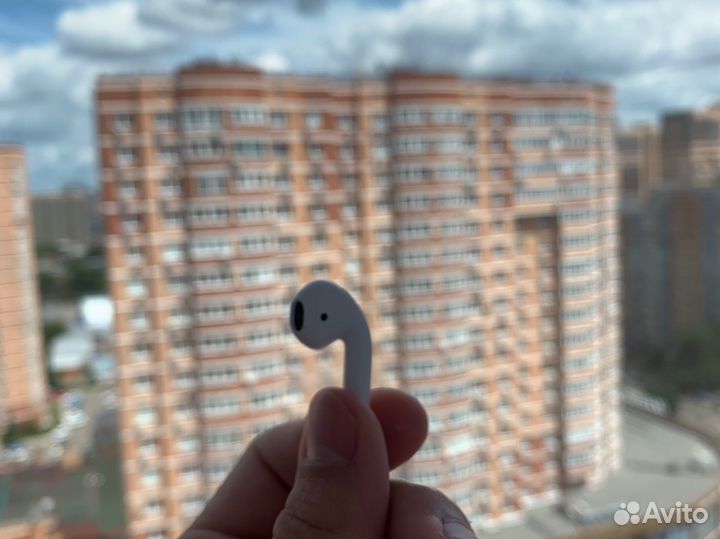 Левый наушник AirPods 2