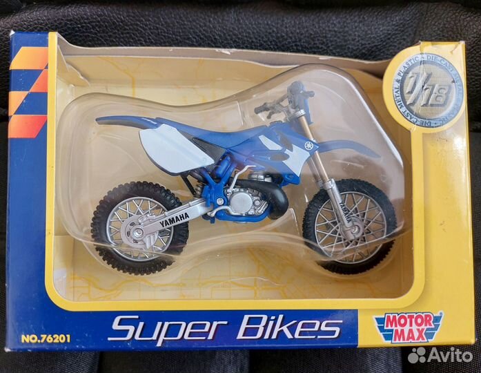 Коллекционная модель мотоцикла Yamaha YZ250 1:18