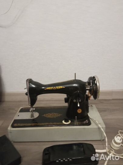 Швейная машина бу
