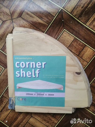 Угловая деревянная полка новая