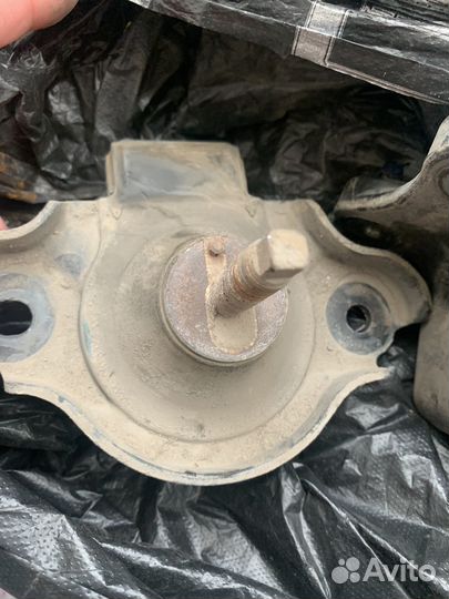 Подушки двигателя