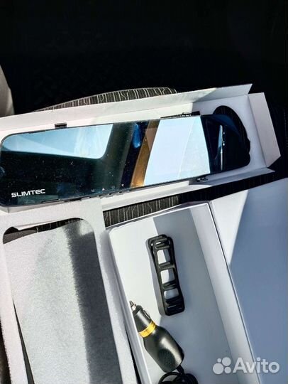 Зеркало-видеорегистратор с камерой заднего вида