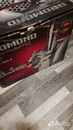 Кухонный комбайн- мясорубка 8 в 1 - redmond