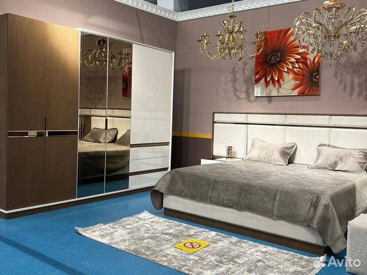 Спальный гарнитур