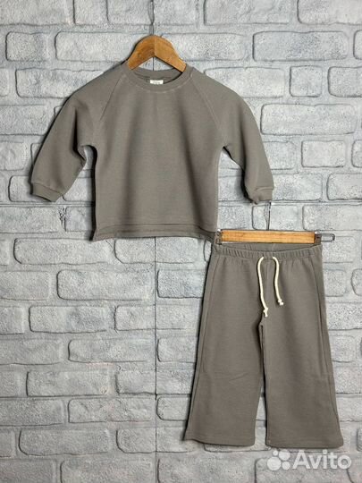 Костюмы, комплекты для девочек