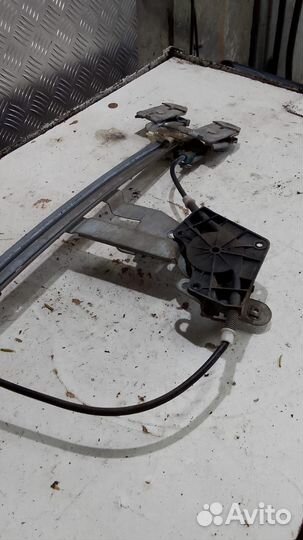 Стеклоподъемник задний правый Skoda Octavia Tour