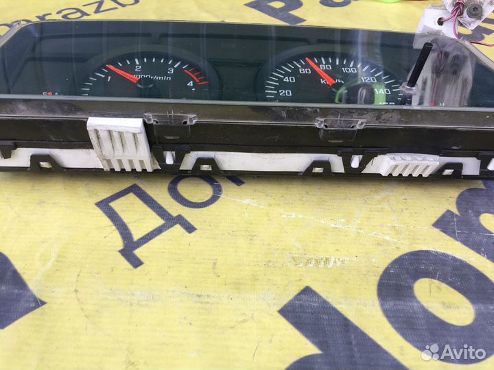 Isuzu NMR 85 euro 4 2017 Панель приборов