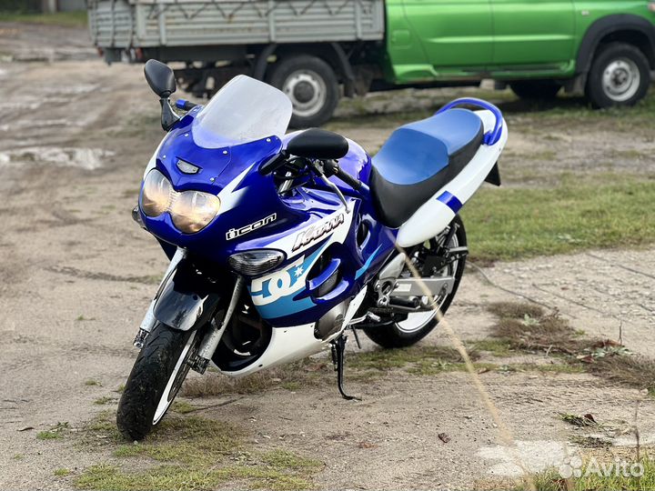 Suzuki GSX R-750 (2006 Katana)