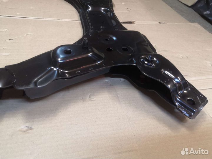 Подрамник передний Suzuki Liana RB21 RD31