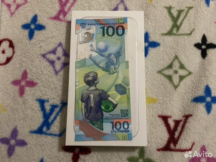 Купюра 100 рублей футбол