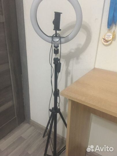 Кольцевая лампа со штативом бу