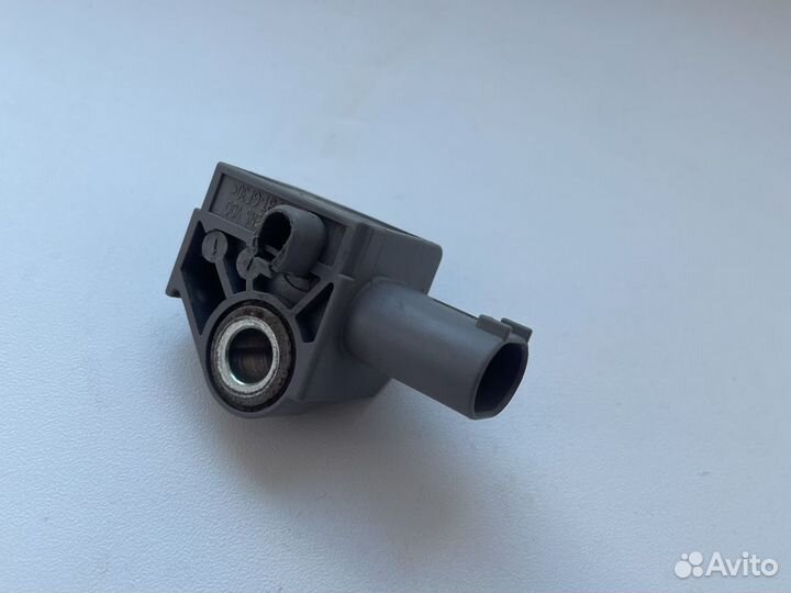 Датчик удара w204