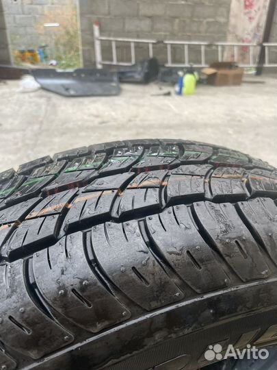 Bridgestone Dueler H/T 687 215/70 R16 H