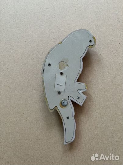 Попугай - магнит на холодильник