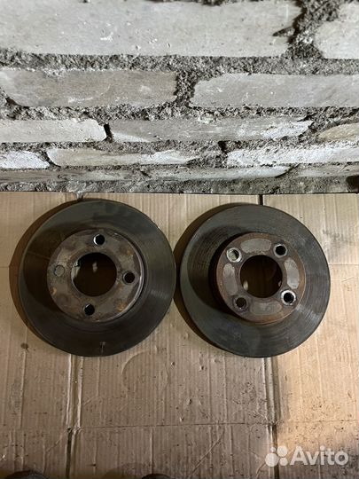 Диски тормозные передние Audi 80 B3