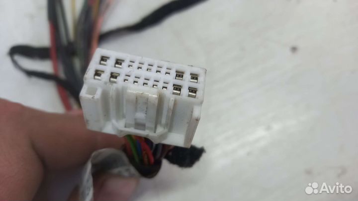 Проводка моторчика люка крыши Mercedes-Benz W207