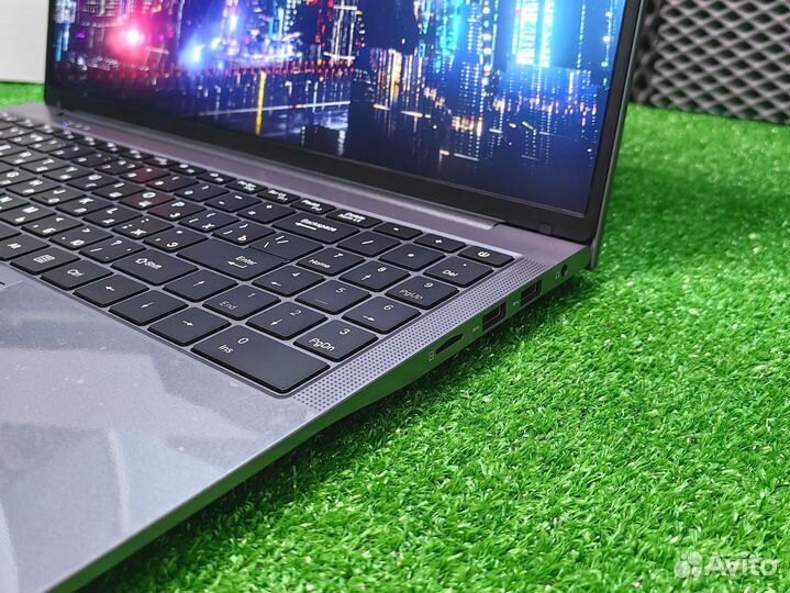 Новый ноутбук 2024 года на гарантии