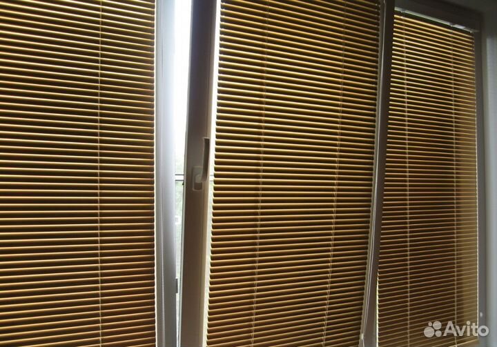 Горизонтальные жалюзи на пластиковые окна