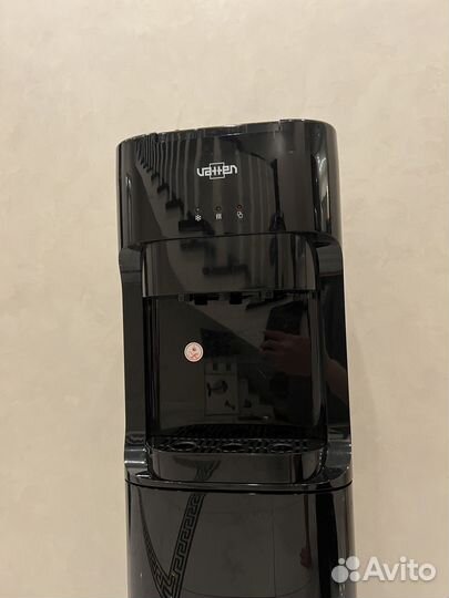 Кулер для воды напольный