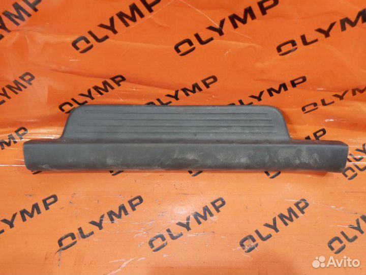 Накладка на порог передняя правая Toyota Probox