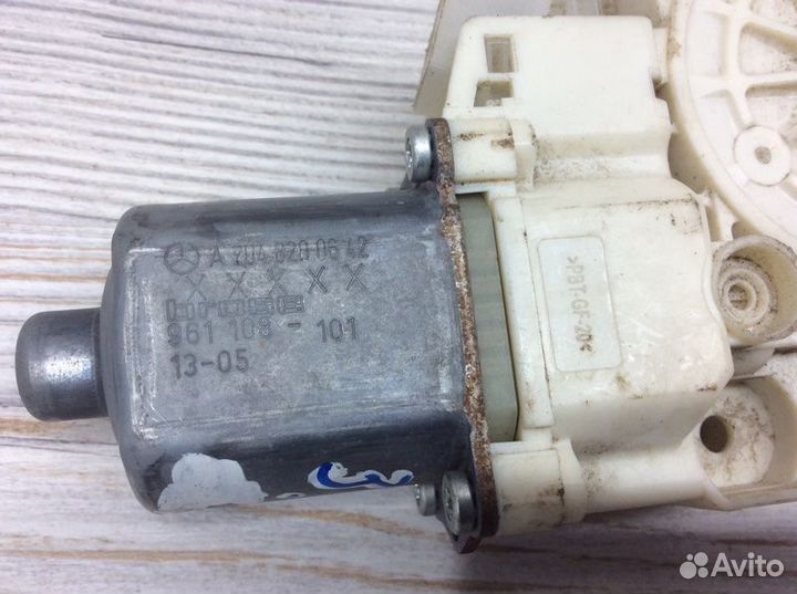 Моторчик стеклоподъемника задний правый Mercedes