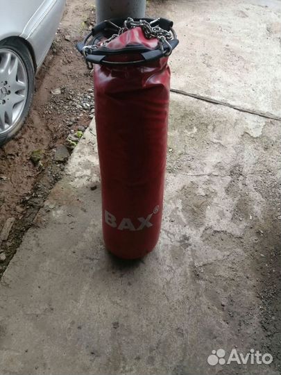 Боксерский мешок и перчатки