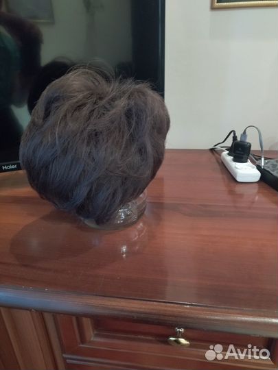 Парик из натуральных волос с челкой