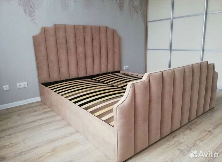 Кровать с подъемным механизмом