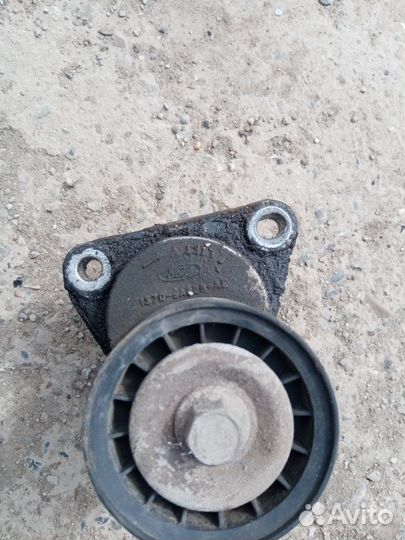 Натяжитель ремня генератора Ford Mondeo 3 B5Y cjba