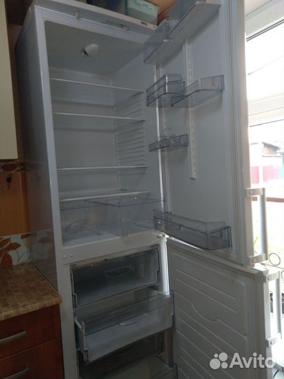 Продам холодильник Atlant